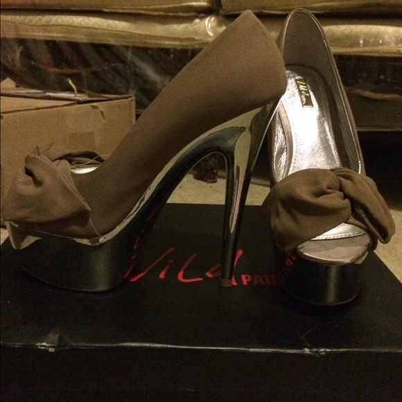 Wild Pair Bow a Platform peep toe pumps;worn once - Picture 2 of 4