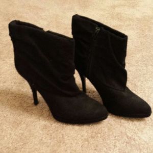 Jennifer Lopez black booties