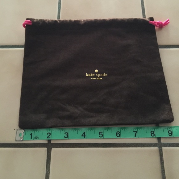 Authenticate Kate Spade dust bag.