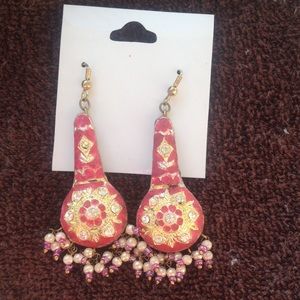 Earings in hot pink