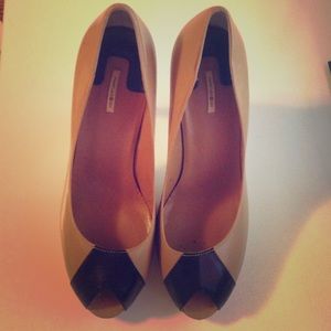 Max Studio Nude Pumps