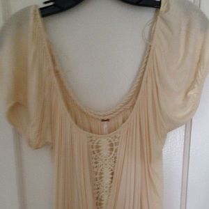 💛FREE PEOPLE CREAM TOP W/XX BACK STRAPS & LACE 💛
