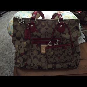 I'm selling a authentic coach purse