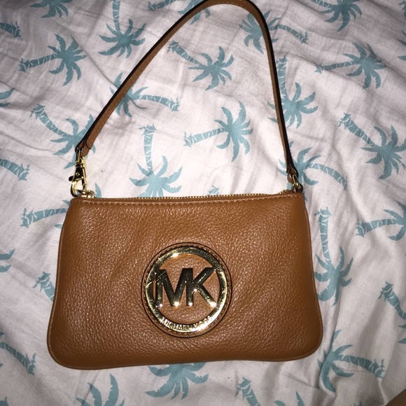 Brown Michael Kors wristlet - Picture 1 of 4
