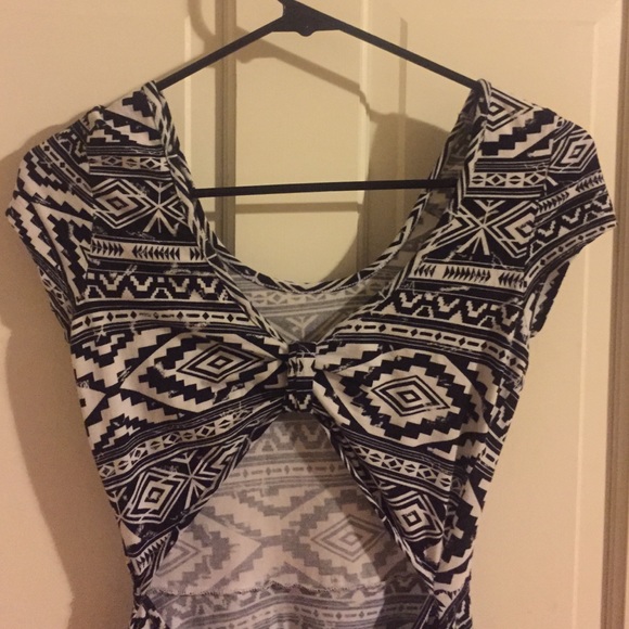 Aztec print dress with bow tie back - Picture 2 of 2