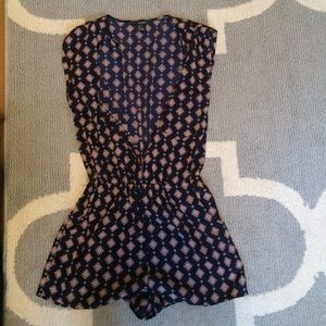 Forever 21  navy patterned romper size small