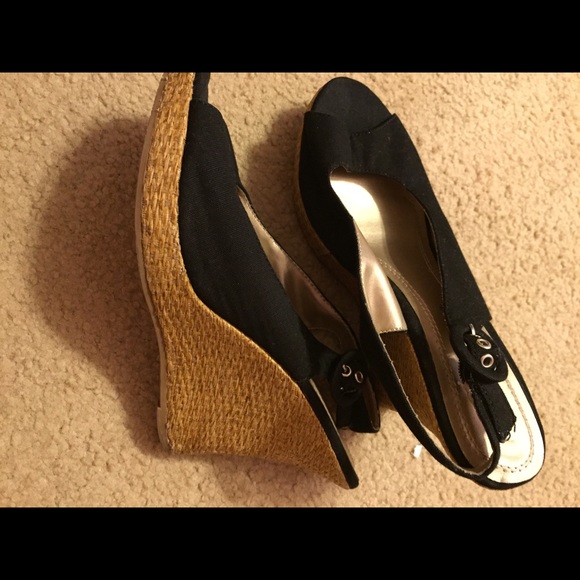 Black Wedges!