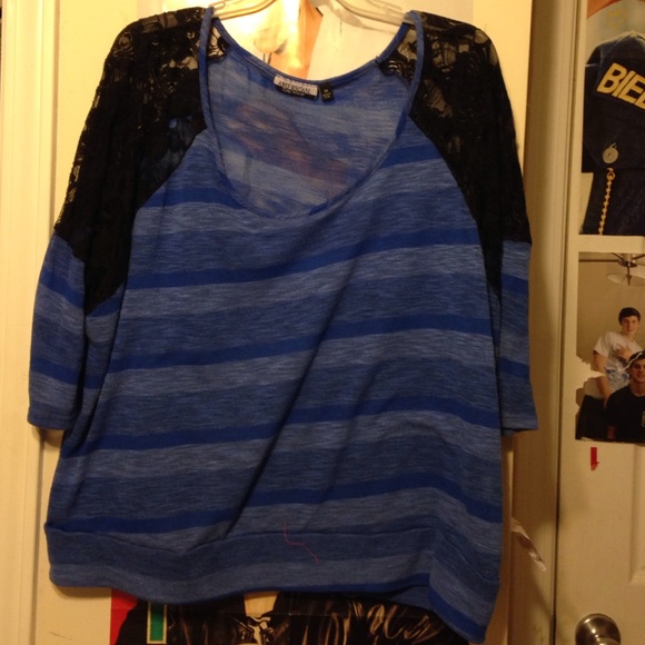 Cute laced shoulder shirt