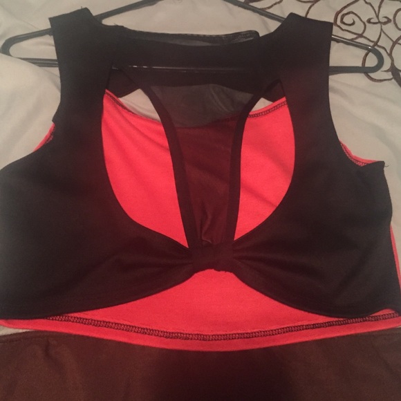 Croptop - Picture 2 of 2