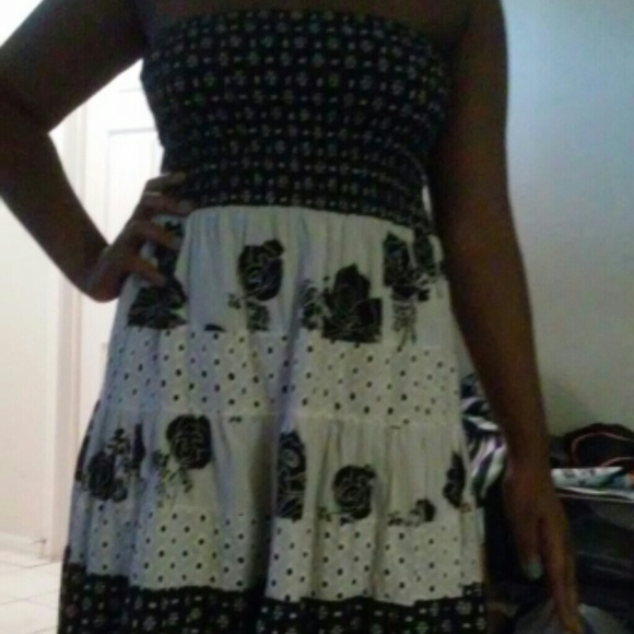 Black and white flower printed strapless sun dress