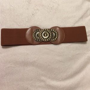 Awesome stretchy belt with golden buckle