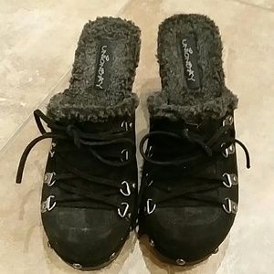 Suede unionbay clogged