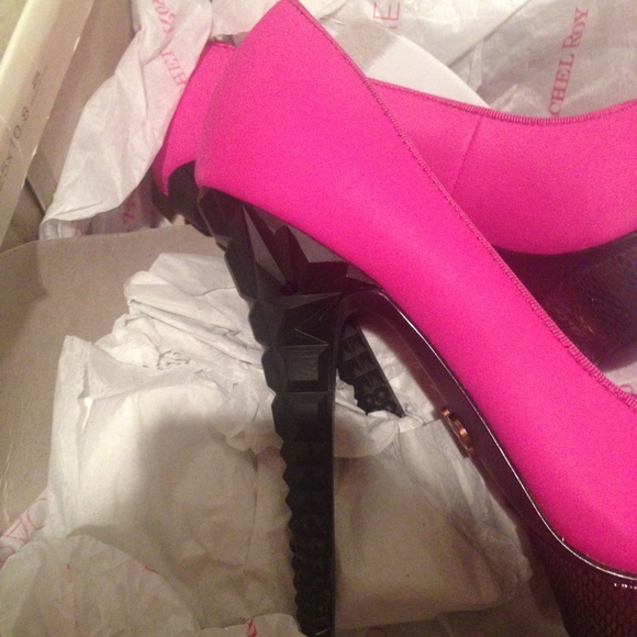 Hot pink never used sexy heels! - Picture 3 of 3