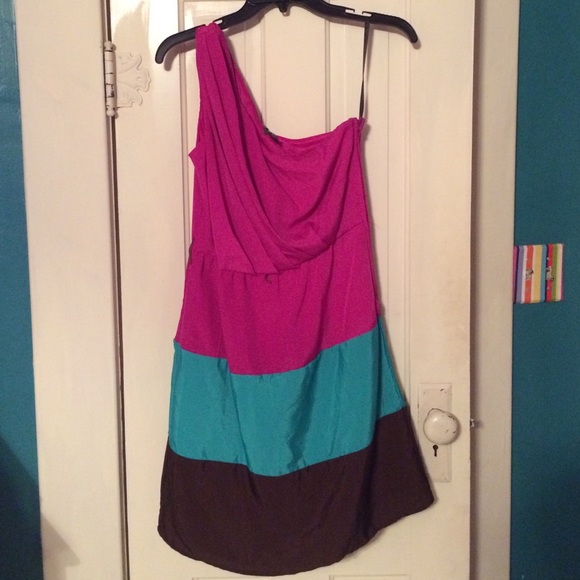One shoulder dress