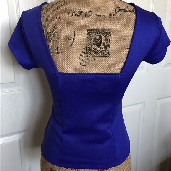 πHost Pickπ Fabulous Blue Top - Picture 3 of 3