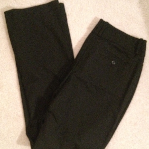 The Limited Drew Fit in Black