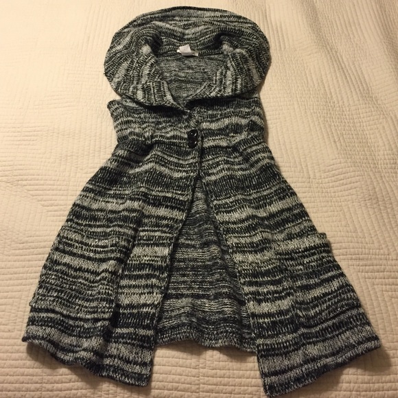 Sweater vest