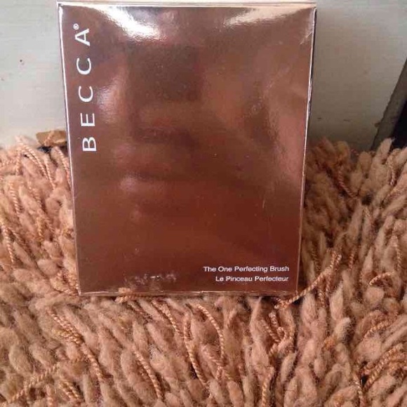 Becca one perfecting brush