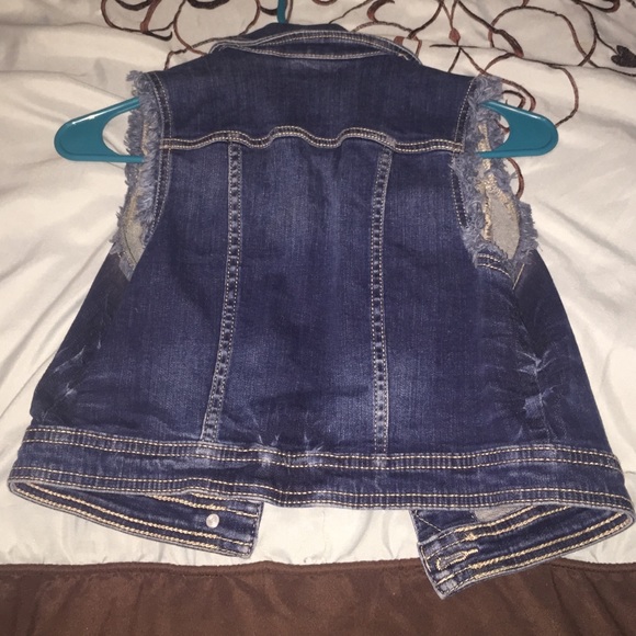 Vest - Picture 2 of 2