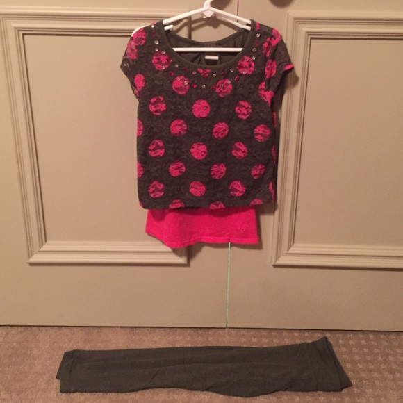 Justice outfit worn 1 time for school pictures 😄 - Picture 1 of 1