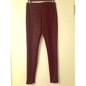 Animal Print Leggings with Zipper on Ankles