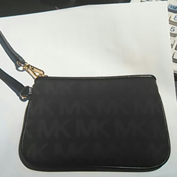 Authentic Michael kors wristlet