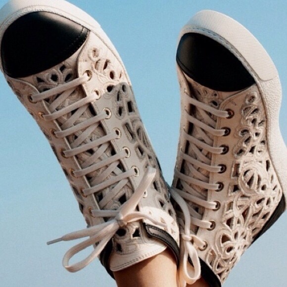 Authentic Chanel sneakers . - Picture 2 of 4