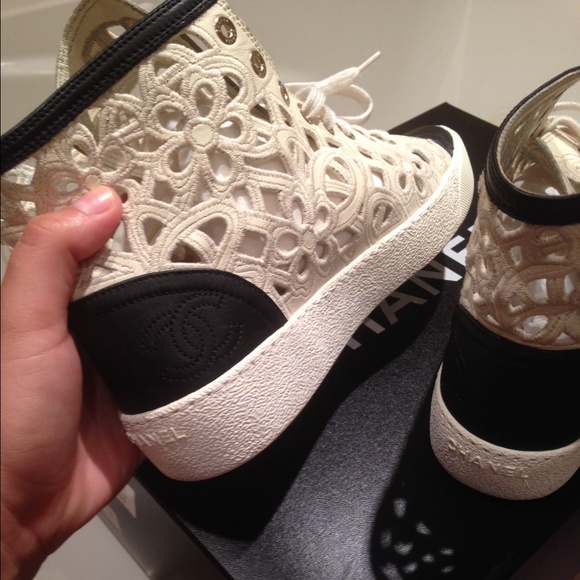 Authentic Chanel sneakers . - Picture 4 of 4