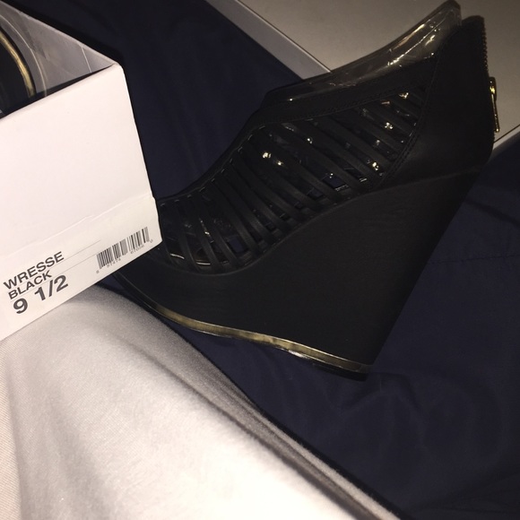 Steve Madden Wresse Black Wedges with gold accent