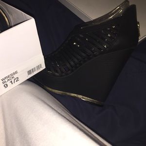 Steve Madden Wresse Black Wedges with gold accent