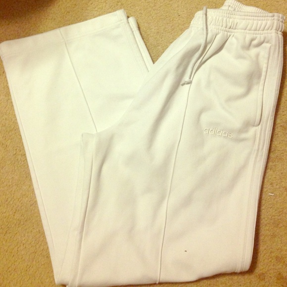 Brand new men's ADIDAS sweatpants! 😄😄