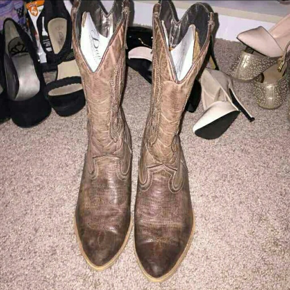 AE rustic brown boots