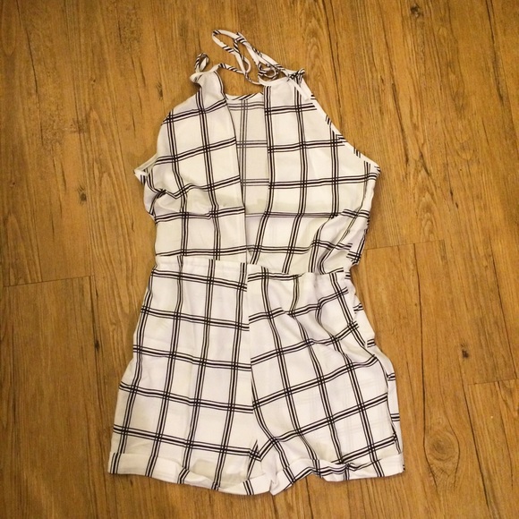 **Brand New** Black & White Romper - Picture 2 of 2