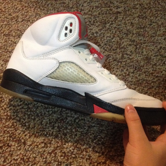 Fire Red 5s - Picture 3 of 4