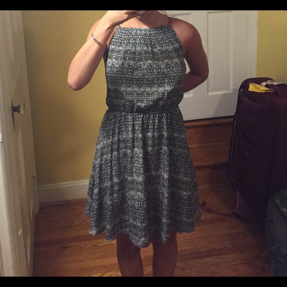 Pattern black and white dress