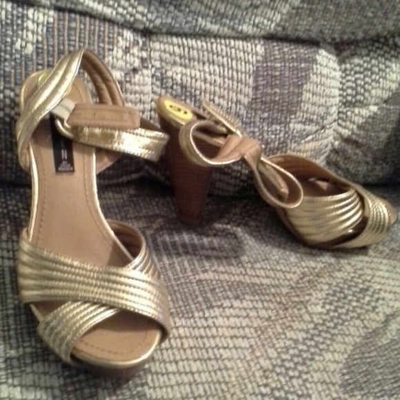 Steve Madden Shoes - Steven by Steve Madden 9 gold sandals shoes