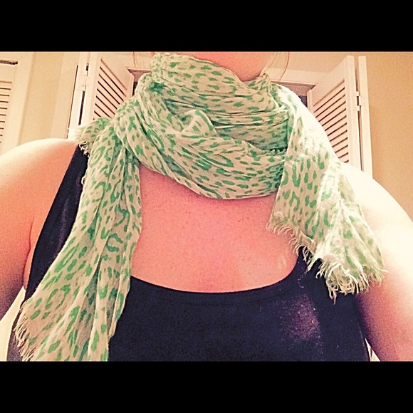 Gap summer scarf