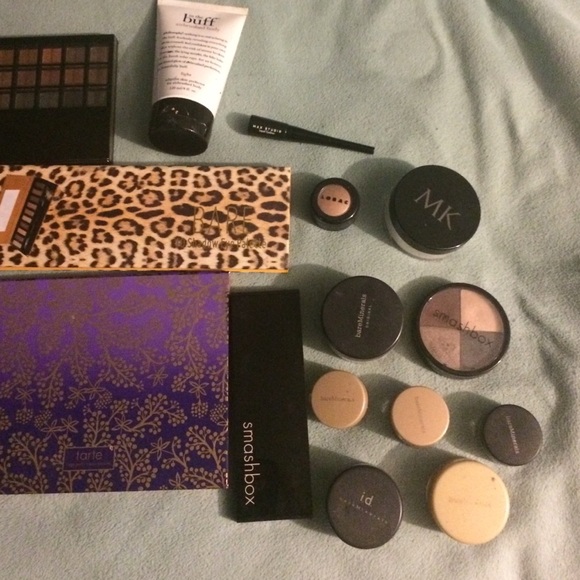 ASSORTED MAKEUP SET