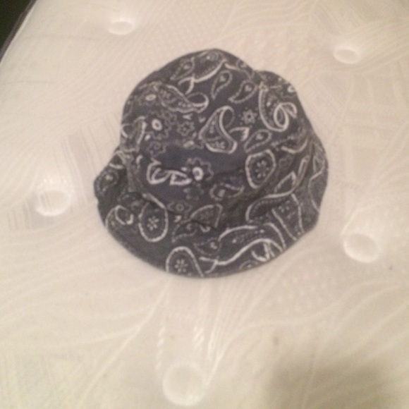 Bucket hat - Picture 3 of 3