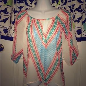 Beautiful sheer 3/4 inch sleeve blouse size M