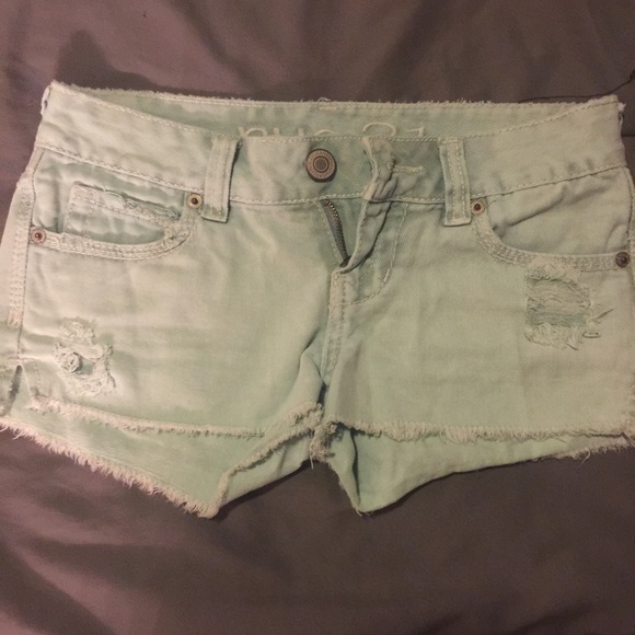 Shorts - Picture 2 of 3