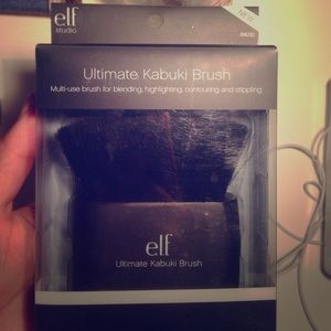 e.l.f. Ultimate kabuki brush