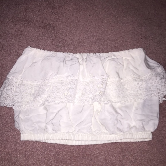 Cute Lacy Bandeau/Crop Top