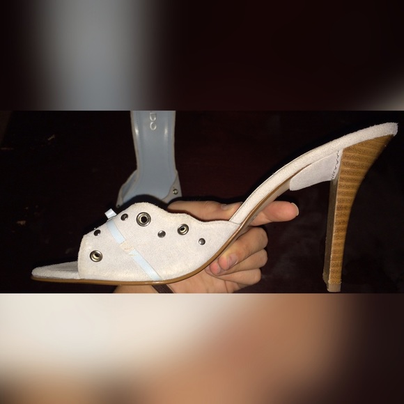 Heels - Picture 3 of 3
