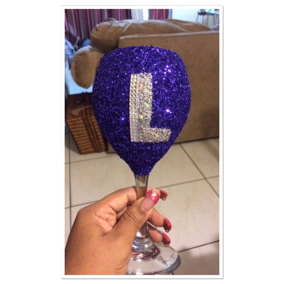Bling Monogram Wine Glass ORDER FROM BACKUP PAGE @cymoneelysse2 - Picture 2 of 3