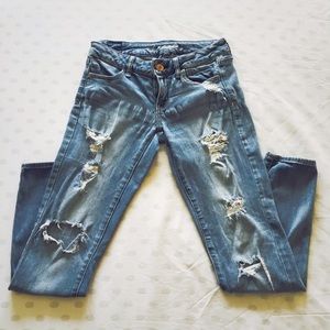 AMERICAN EAGLE Distressed Jeans