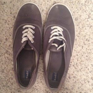 Navy blue keds
