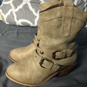 Deb Boots!