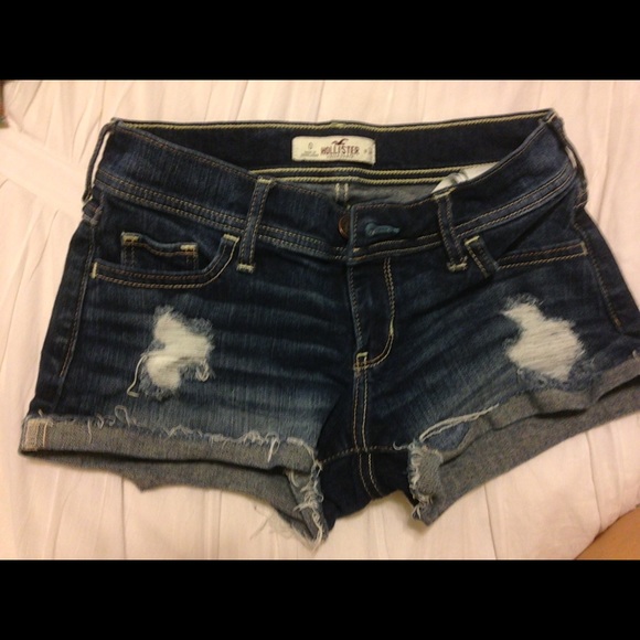 mid rise hollister ripped denim. shorts