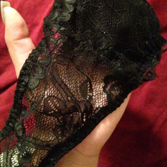Black Lace Bandeau - Picture 2 of 3